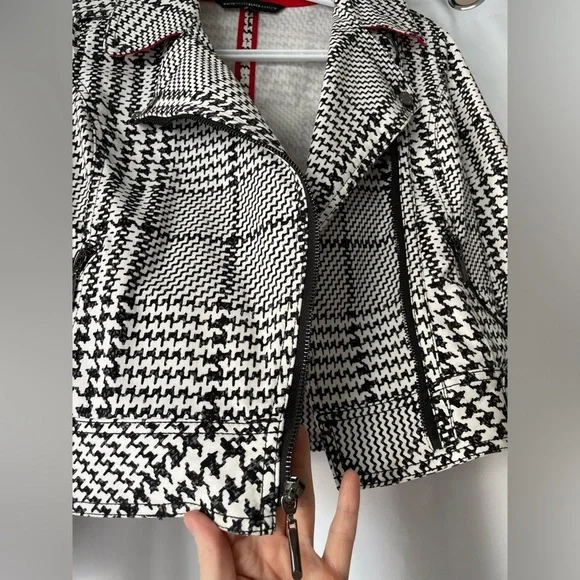 White House Black Market Houndstooth Blazer size 6P NWOT. Never worn - Picture 7 of 7